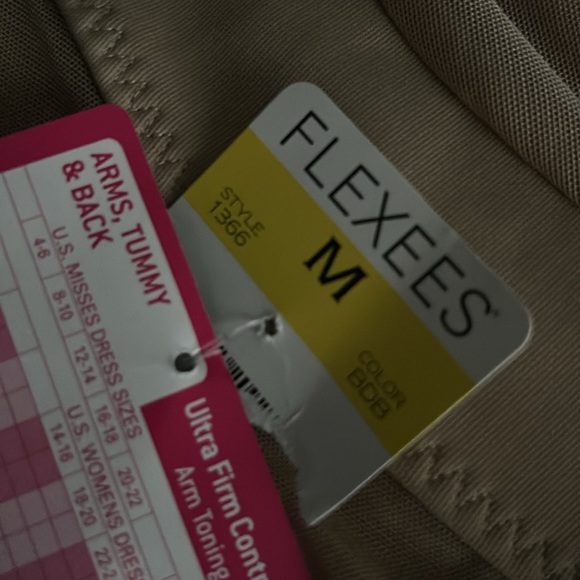 NWT Flexees by Maidenform -size M💥 - Picture 5 of 7